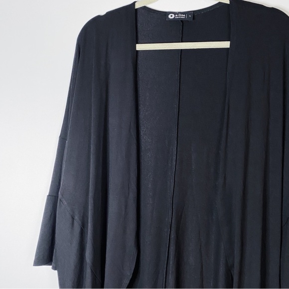 A-Line Hawaii - Black Cardigan - Picture 2 of 3